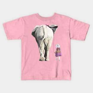 Animals lovers, a lovely story of friendship between a child and an elephant Kids T-Shirt